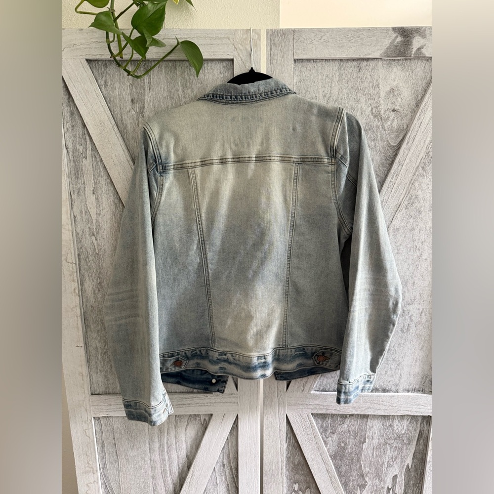 Super Flattering Market & Spruce Slight Stretch Denim Jacket - Picture 9 of 16